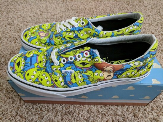 トイ・ストーリー4 Toy Story 4 Aliens Skate Shoe Glow Vans グリーンメン 靴 バンズ US 11 -  ディズニーフィギュア・グッズ通販店舗 ディズニーコレクション