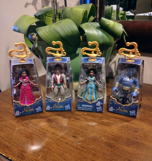 Aladdin アラジン ディズニー 実写映画 Live Action Aladdin Mini Doll ジャスミン ジーニー アラジン プリンセス  4個セット - ディズニーフィギュア・グッズ通販店舗 ディズニーコレクション