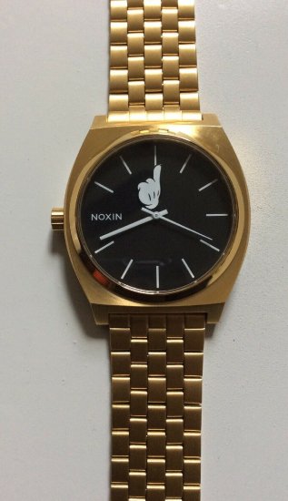 Nixon ディズニー ミッキーマウス ゴールドブラック 時計 - ディズニー