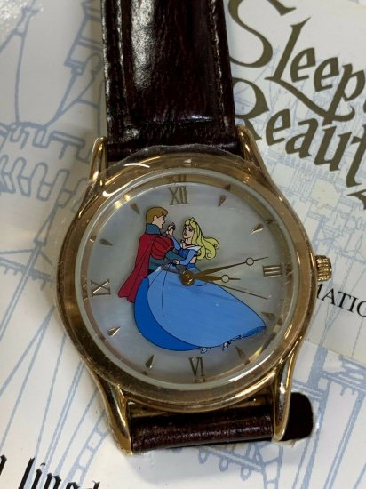 ディズニー 限定版 眠れる森の美女 フェアリーテールコレクション 時計 - ディズニーフィギュア・グッズ通販店舗 ディズニーコレクション