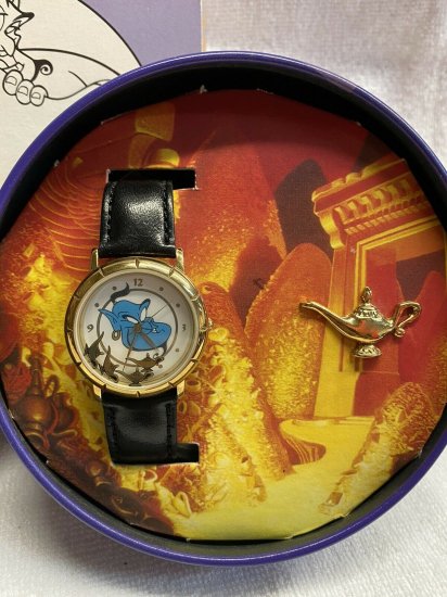 ディズニー アラジン Fossil レザー腕時計 缶ケース付き Old Stock Vintage - ディズニーフィギュア・グッズ通販店舗  ディズニーコレクション