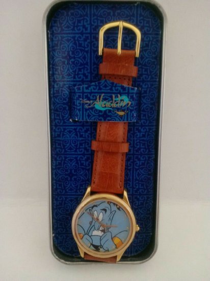 ディズニー アラジン ジーニー Fossil レザー腕時計 缶ケース付き Limited Edition Wrist Watch -  ディズニーフィギュア・グッズ通販店舗 ディズニーコレクション