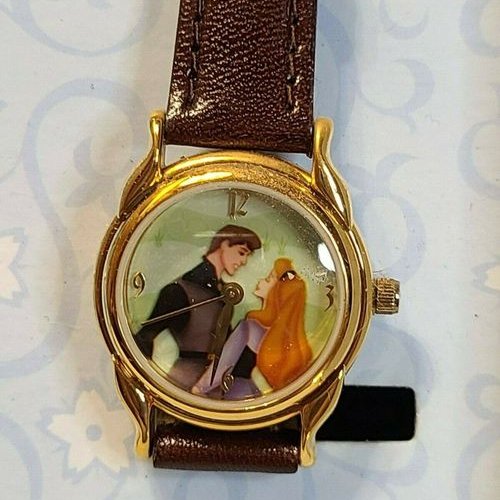 ディズニー 眠れる森の美女 Fossil 腕時計 ピンバッジ・ブックマーク