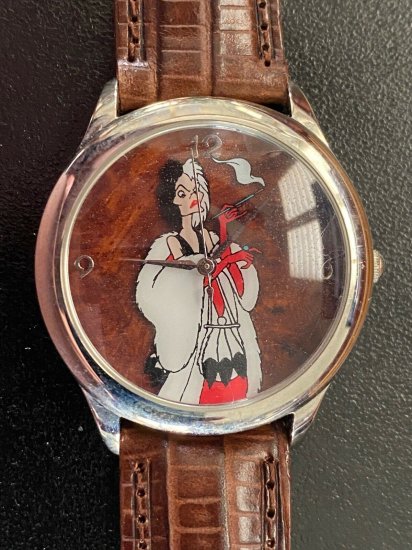 時計 腕時計 ディズニー 101匹わんちゃん クルエラ・ド・ヴィル