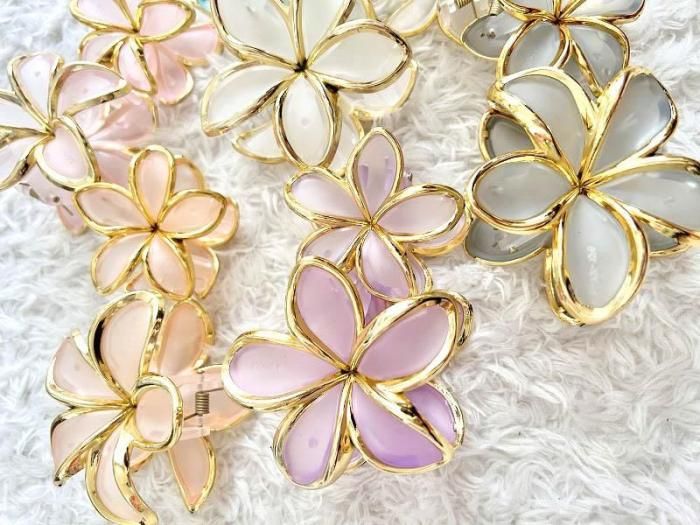 プルメリアヘアクリップ | ゴールドフレーム - ハワイアンショップ