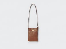Hender Scheme / twist buckle bag XS<img class='new_mark_img2' src='https://img.shop-pro.jp/img/new/icons47.gif' style='border:none;display:inline;margin:0px;padding:0px;width:auto;' />
