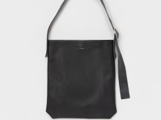 Hender Scheme / one side belt bag<img class='new_mark_img2' src='https://img.shop-pro.jp/img/new/icons47.gif' style='border:none;display:inline;margin:0px;padding:0px;width:auto;' />