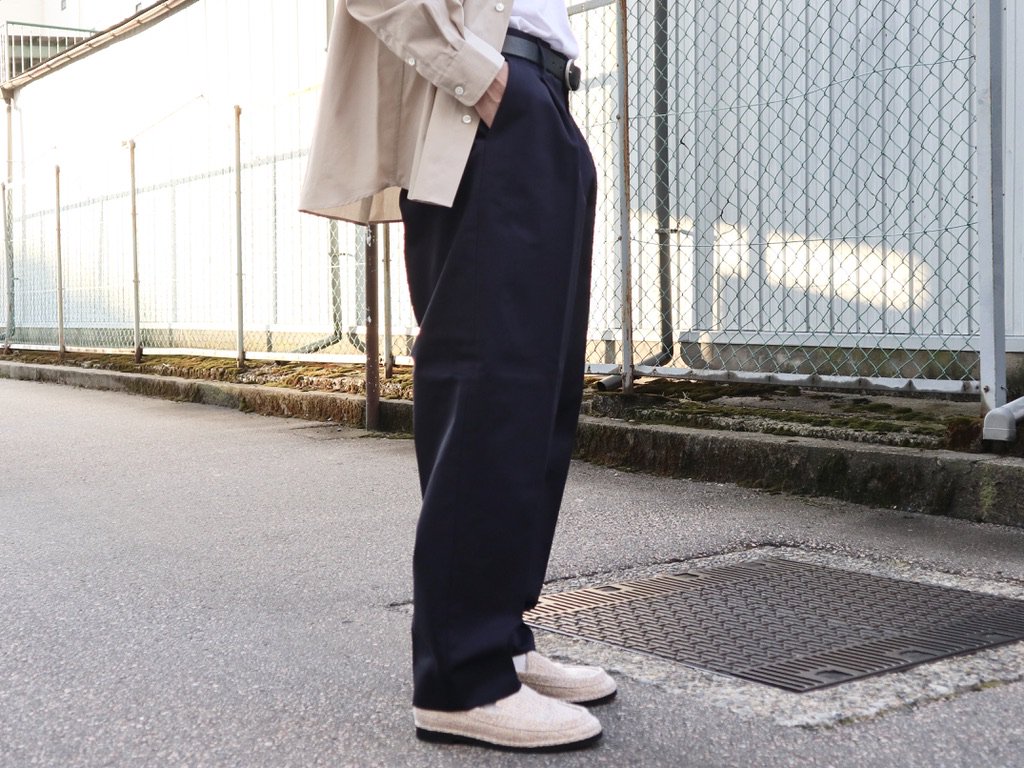 UNIVERSAL PRODUCTS / COTTON 1TUCK TROUSERS-UNIVERSAL PRODUCTSの