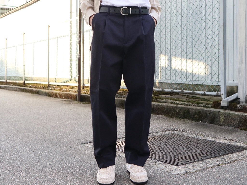 UNIVERSAL PRODUCTS / COTTON 1TUCK TROUSERS-UNIVERSAL PRODUCTSの 