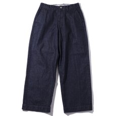 UNIVERSAL PRODUCTS / NO TUCK WIDE DENIM TROUSERS<img class='new_mark_img2' src='https://img.shop-pro.jp/img/new/icons47.gif' style='border:none;display:inline;margin:0px;padding:0px;width:auto;' />