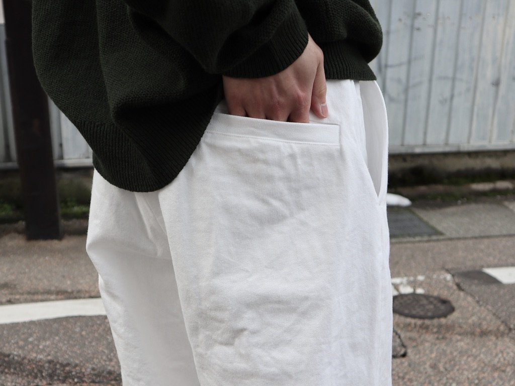 UNIVERSAL PRODUCTS / NO TUCK WIDE DENIM TROUSERS-UNIVERSAL PRODUCTSの通販EQUAL