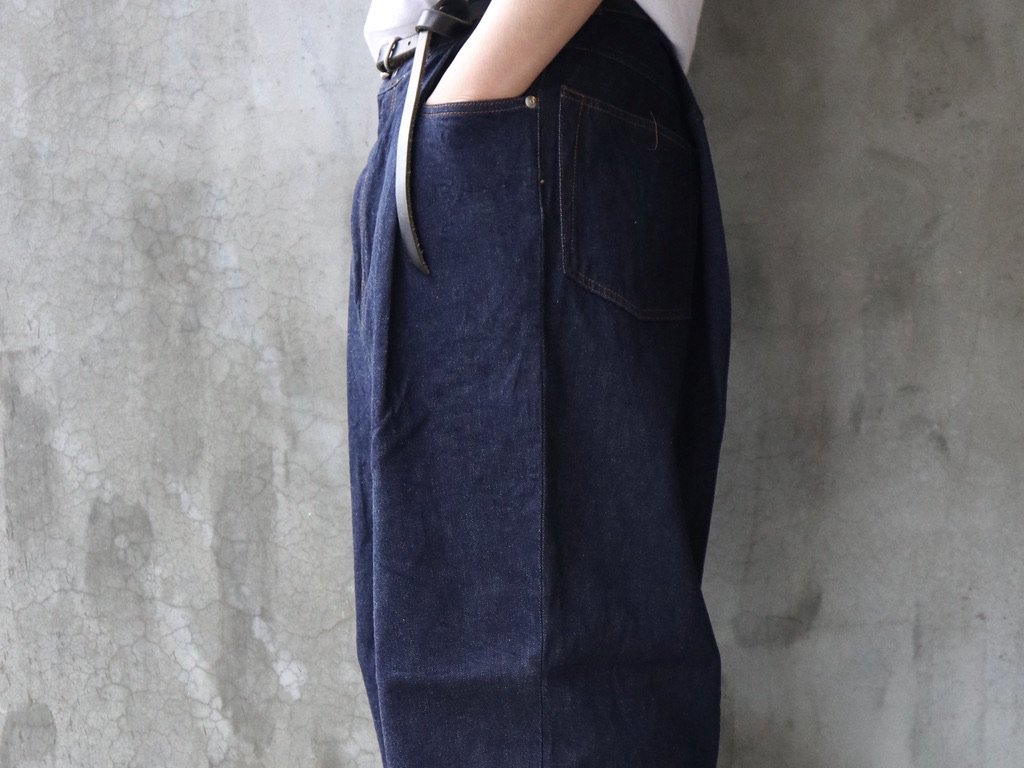 URU / TUCK WIDE PANTS-URUの通販EQUAL