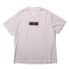 doublet / RUST EMBROIDERY T-SHIRT<img class='new_mark_img2' src='https://img.shop-pro.jp/img/new/icons47.gif' style='border:none;display:inline;margin:0px;padding:0px;width:auto;' />