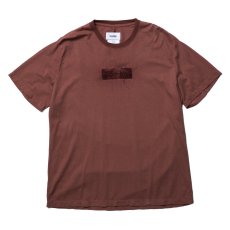 doublet / RUST EMBROIDERY T-SHIRT<img class='new_mark_img2' src='https://img.shop-pro.jp/img/new/icons47.gif' style='border:none;display:inline;margin:0px;padding:0px;width:auto;' />