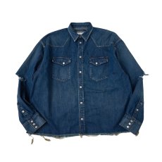 <img class='new_mark_img1' src='https://img.shop-pro.jp/img/new/icons14.gif' style='border:none;display:inline;margin:0px;padding:0px;width:auto;' />doublet / CUT OFF OVERSIZED DENIM SHIRT
