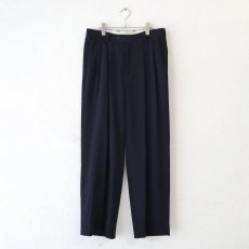 <img class='new_mark_img1' src='https://img.shop-pro.jp/img/new/icons14.gif' style='border:none;display:inline;margin:0px;padding:0px;width:auto;' />URU / INVERTED PLEATS PANTS
