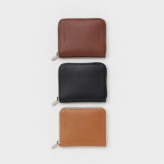 Hender Scheme / square zip purse<img class='new_mark_img2' src='https://img.shop-pro.jp/img/new/icons47.gif' style='border:none;display:inline;margin:0px;padding:0px;width:auto;' />
