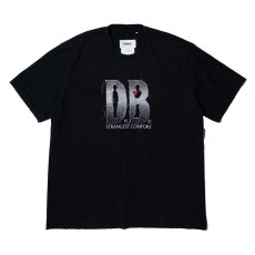 doublet / D.B. LOGO EMBROIDERY T-SHIRT<img class='new_mark_img2' src='https://img.shop-pro.jp/img/new/icons47.gif' style='border:none;display:inline;margin:0px;padding:0px;width:auto;' />