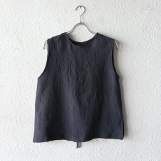 <img class='new_mark_img1' src='https://img.shop-pro.jp/img/new/icons14.gif' style='border:none;display:inline;margin:0px;padding:0px;width:auto;' />ARCHI / LINEN BACK BUTTON VEST