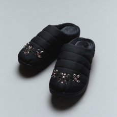 <img class='new_mark_img1' src='https://img.shop-pro.jp/img/new/icons14.gif' style='border:none;display:inline;margin:0px;padding:0px;width:auto;' />MASU  SUBU STUDS SANDAL