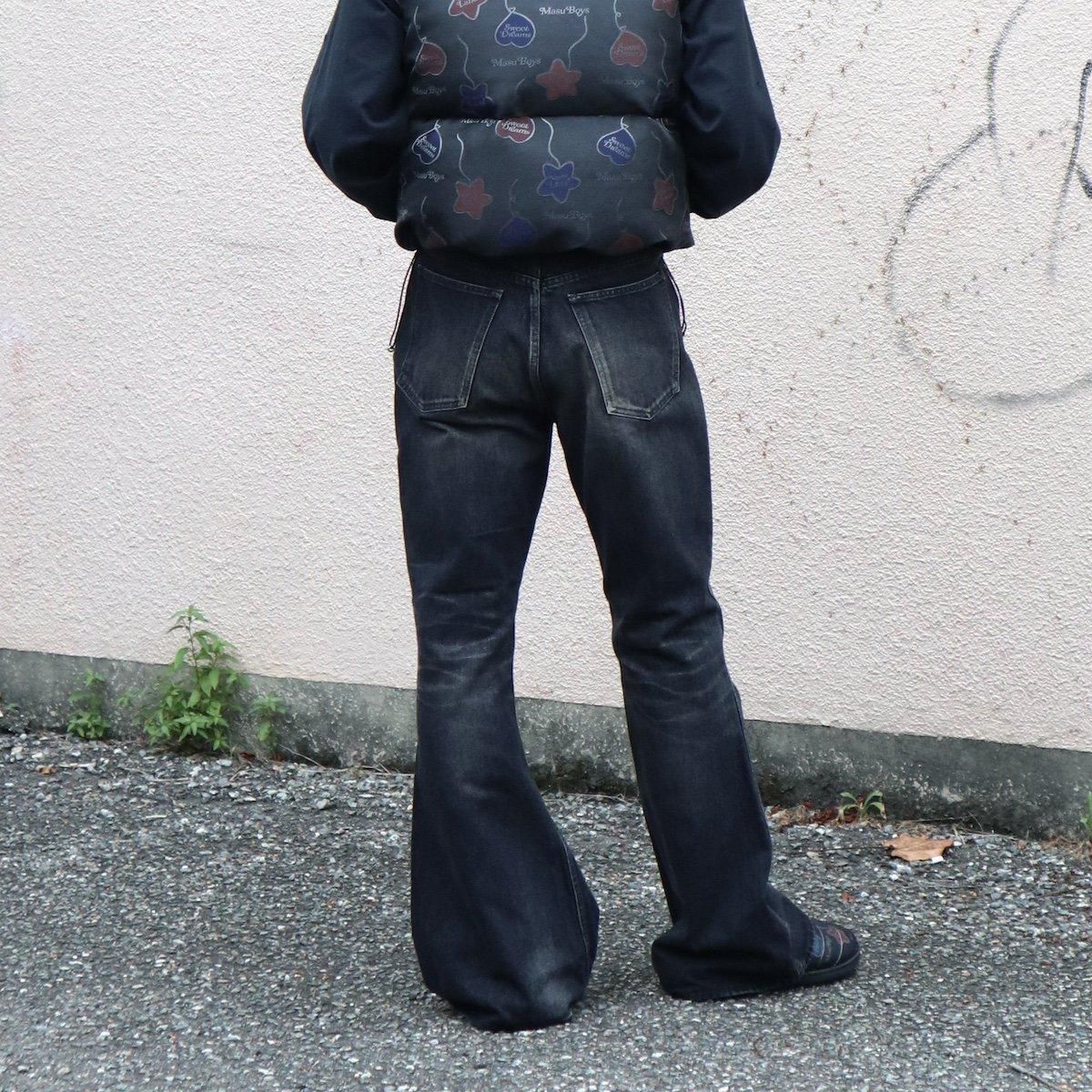パンツ MASU BOYSBELL-BOTTOM JEANS MASU - MASU BOYS FEATHER BELL-BOTTOM JEANS | HBX - Globally