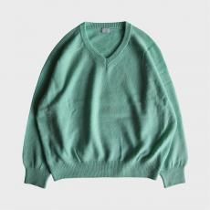 <img class='new_mark_img1' src='https://img.shop-pro.jp/img/new/icons14.gif' style='border:none;display:inline;margin:0px;padding:0px;width:auto;' />URU / V NECK KNIT