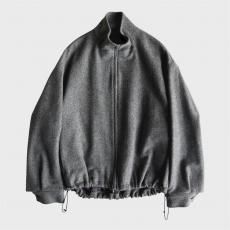 <img class='new_mark_img1' src='https://img.shop-pro.jp/img/new/icons14.gif' style='border:none;display:inline;margin:0px;padding:0px;width:auto;' />URU / ZIP UP BLOUSON