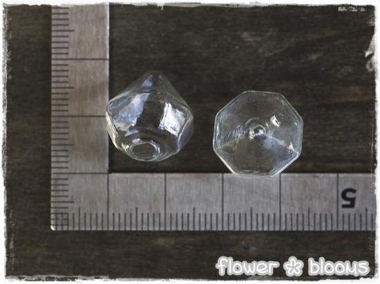 ガラスドーム　ダイヤモンド型　15mm×15mm×16mm - カボションとチャームのお店　flower * blooms