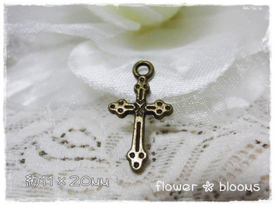 チャーム かわいい十字架 真鍮古美 11mm mm カボションとチャームのお店 Flower Blooms