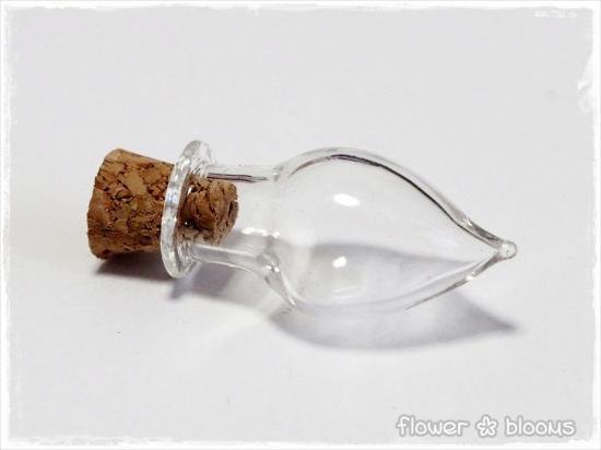 ガラス瓶 しずく型 小 15mm×25mm - カボションとチャームのお店 flower