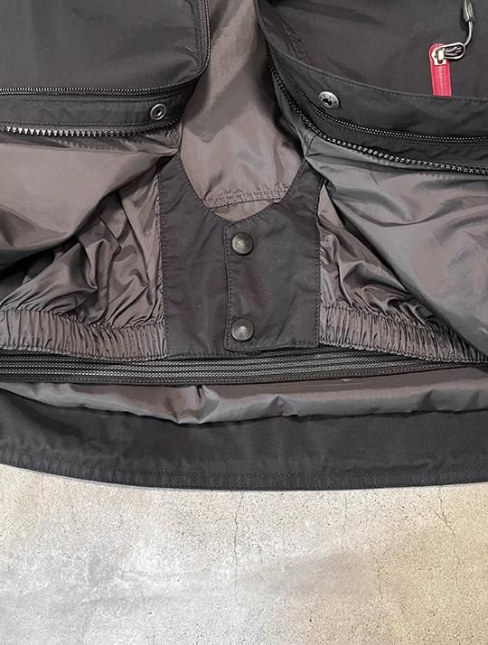 00's NIKE ACG black & red 3 outer layer nylon jacket with 00's NIKE ACG black & red 3 outer layer nylon jacket with