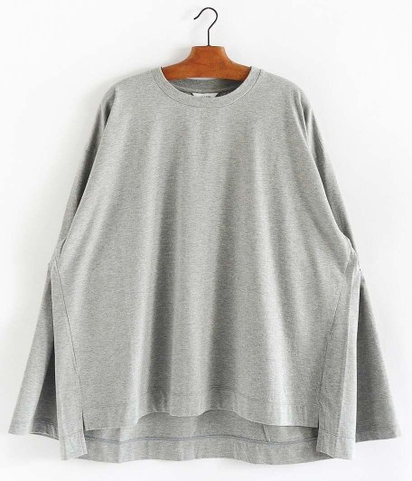 WELLDER Flutter Tail Buck Side Tucked Crewneck [TOP GRAY] - Fresh