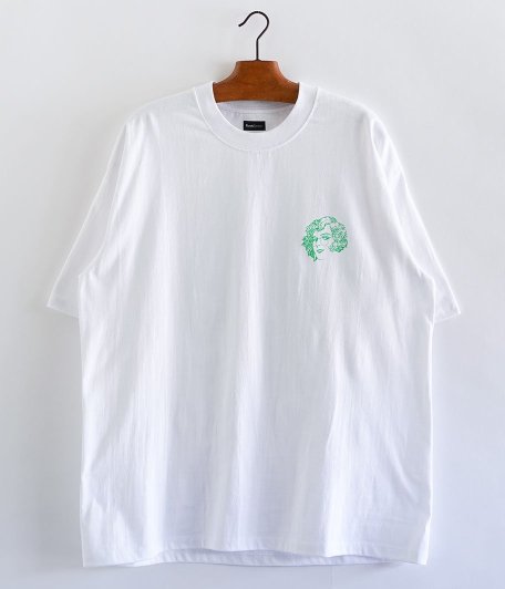  FreshService CORPORATE PRINTED S/S TEE Miracle Wigs [GREEN]