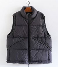  DAIWA PIER39 TECH ALPINE DOWN VEST [CHARCOAL]