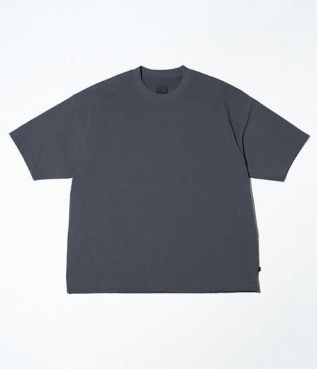 DAIWA PIER 39 TECH DRAWSTRING S/S TEE [CHARCOAL] - Fresh