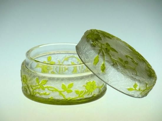 【バカラ／エグランチエ】ジャー 容器 純銀蓋付「金彩／緑に赤被せ」※刻印 バカラ／エグランチエ】ジャー 容器 純銀蓋付「金彩／緑に赤被せ」※刻印