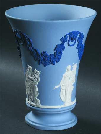 ウェッジウッド ジャスパー ポートランドブルー　フラワーペース　花瓶
