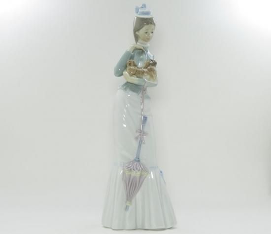 LLADRO リヤドロ子犬を抱く貴婦人 - インテリア小物