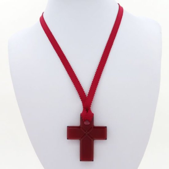 バカラ ネックレス ○ クロス 十字架 赤色 レッド ペンダント ビジュー