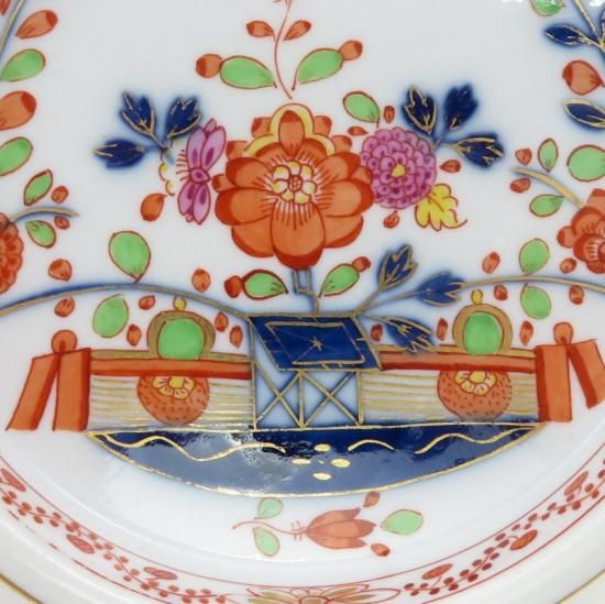 花と果物の装飾 陶器の水鉢、手描き、シノワズリ 花と果物の装飾 陶器の水鉢、手描き、シノワズリ アンティーク調