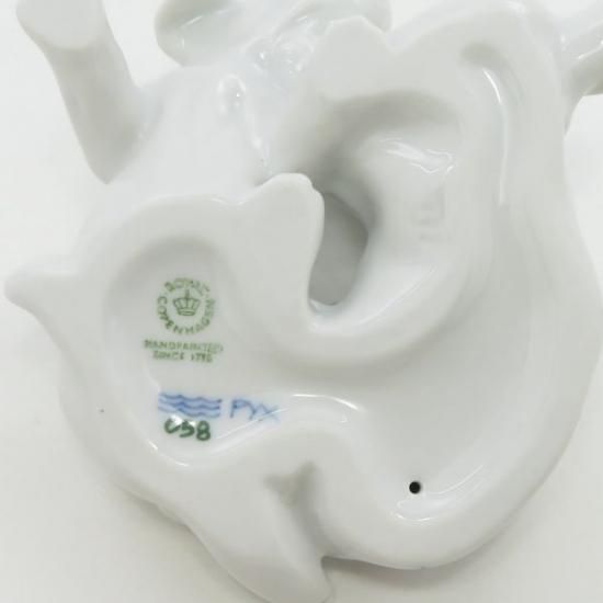 ロイヤルコペンハーゲン　ブルーパルメッテ　犬の置物 ロイヤルコペンハーゲン フィギュリン□ブルーパルメッテ イヌ