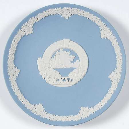 ウェッジウッド コレクタープレート 飾り皿 クリームonラベンダー