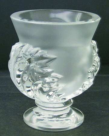 ラリック 花瓶 サン・クルー Saint Cloud フラワーベース 葉 リーフ フロステッド クリスタル - アンティーク  ヴィンテージの高級クリスタル 陶磁器｜グラスクラシック