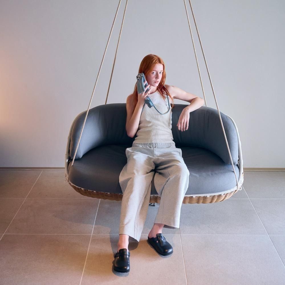 iPhone16 / blue 【patent case】 (発送はご注文から3営業日以内です