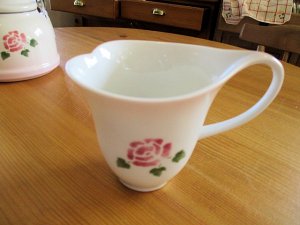 マニーローズ　陶器　ハートマグカップ