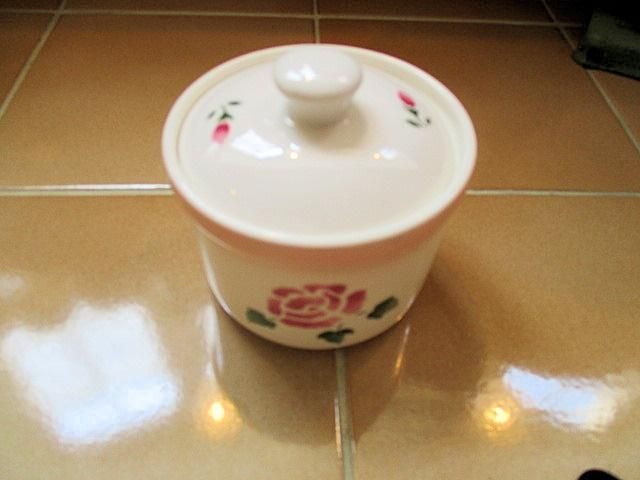 【廃盤品】Many　ローズ　プチメゾン 食器 陶器　ティーカップ　キャニスター 廃盤品】Many ローズ プチメゾン 食器 陶器 ティーカップ