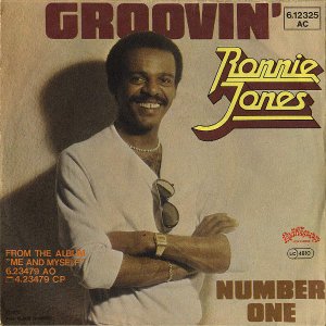 RONNIE JONES / Groovin' [7INCH]