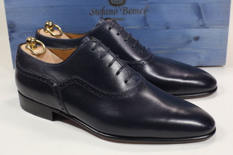 【値段交渉可】ステファノベーメル   プレーントゥ（8092）なつのみかん出品中の革靴の一覧