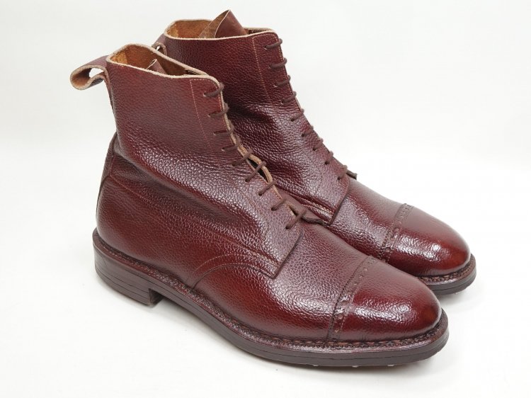 831 / 0818 使用数回 ポールセンスコーン ビスポーク グレインレザー パンチドキャップトゥブーツ UK7E位 - SHOESAHOLIC  シューホリック 公式 | 高級中古靴専門の通販と買取ストア