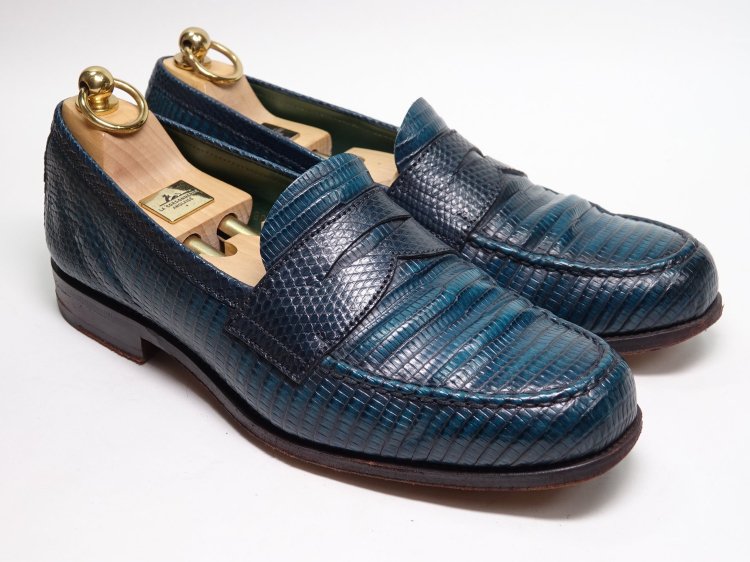 491 / 1221 美品 カルミナ ローファー ブルー リザード 7.5 - SHOESAHOLIC シューホリック 公式 |  高級中古靴専門の通販と買取ストア